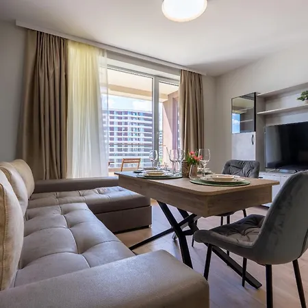 Apartment Park South, Free Parking, Swimming Pool Warna