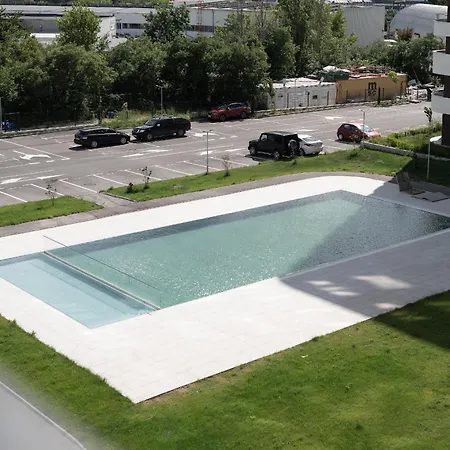 Park South, Free Parking, Swimming Pool * Warna