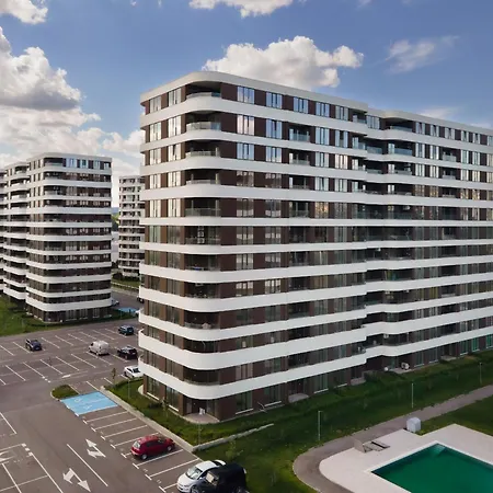 Park South, Free Parking, Swimming Pool *