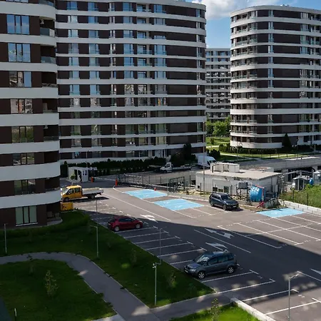 Park South, Free Parking, Swimming Pool Apartment