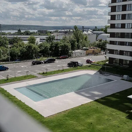 Park South, Free Parking, Swimming Pool