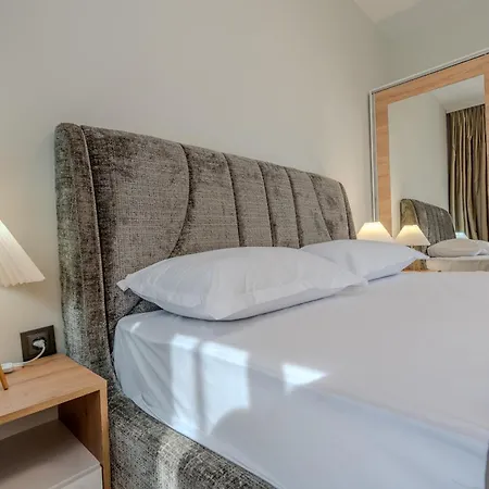 Park South, Free Parking, Swimming Pool Apartament Warna