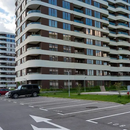 Park South, Free Parking, Swimming Pool Apartment *